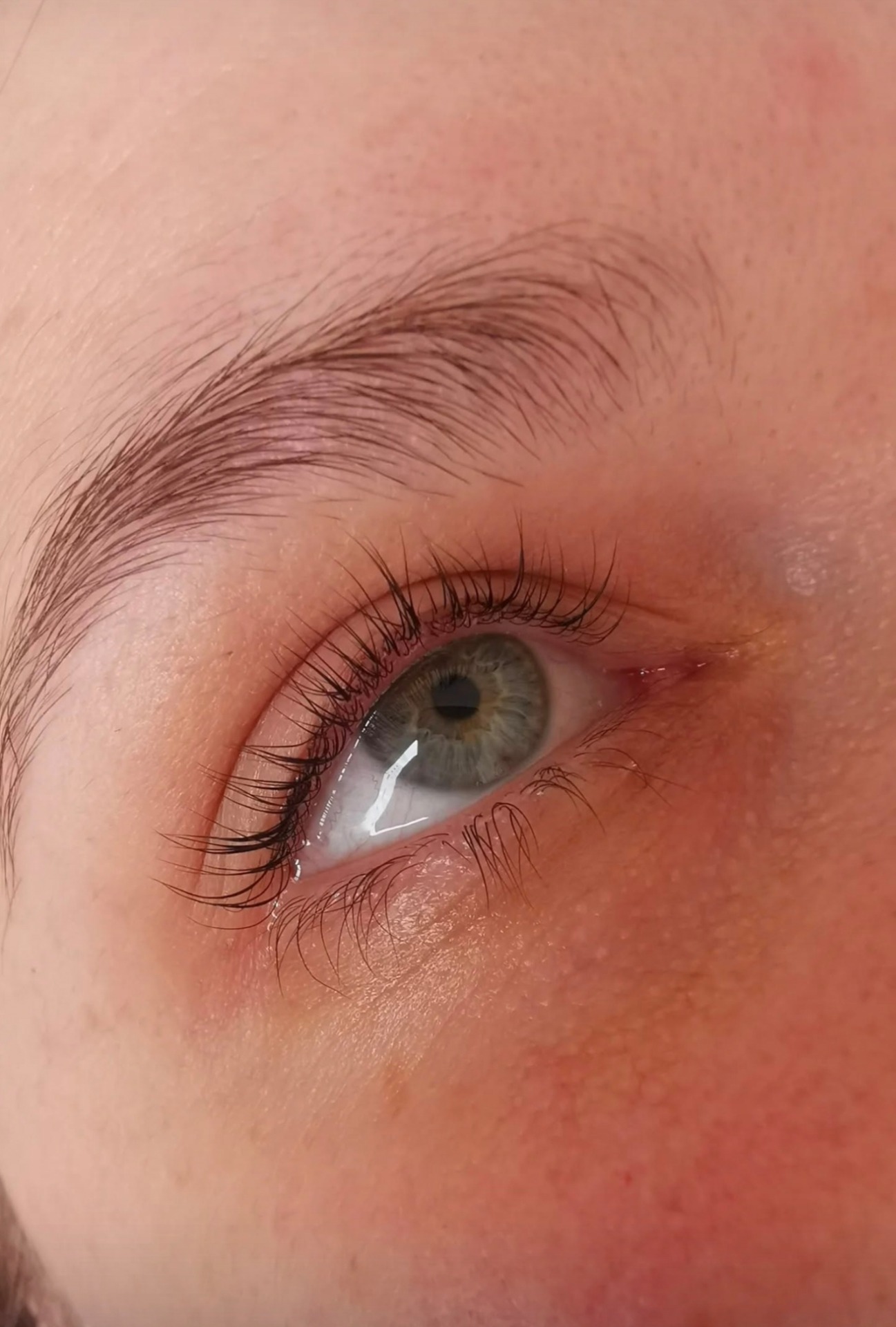 Lash lifting